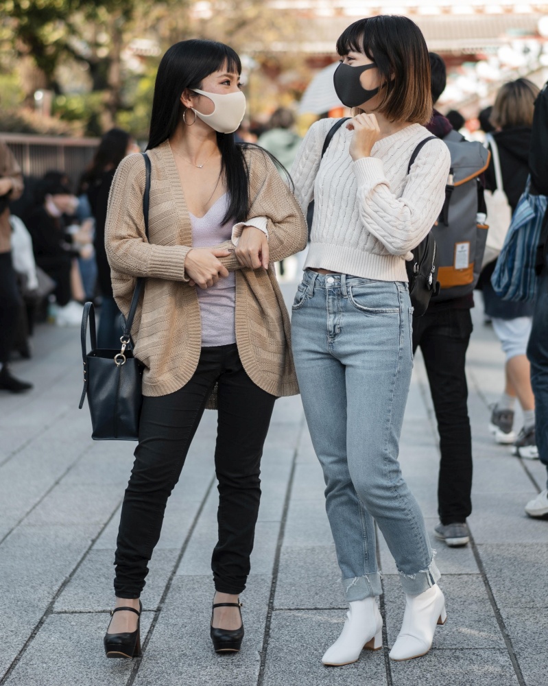 pretty asian girls wearing face masks 2
