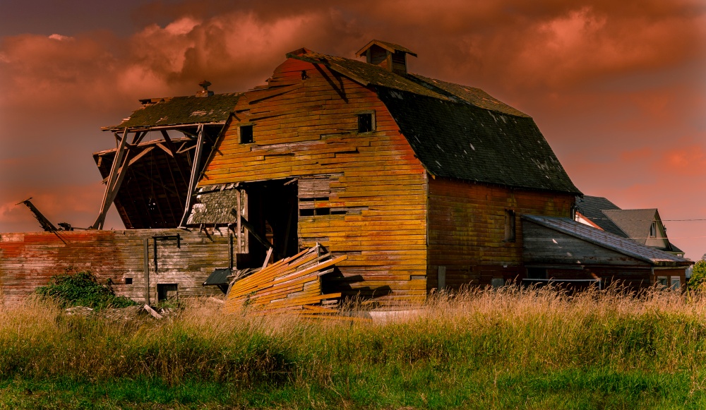 Amazing light after the storm, abandoned barn