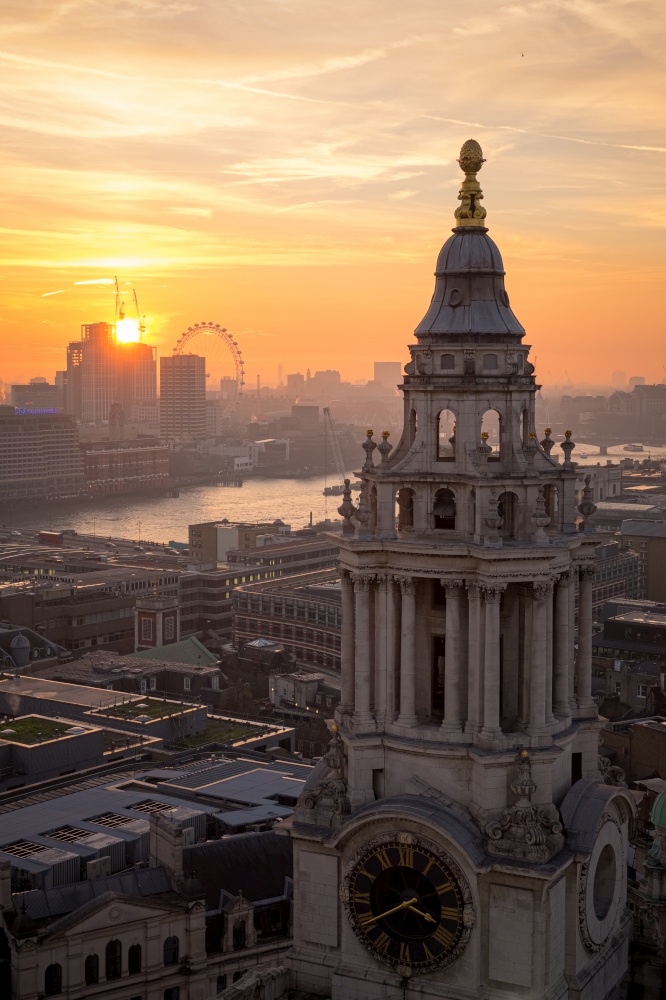 Aerial view of London from St.Paul&rsquo;s Cathedral at the sunset, United Kingdom
