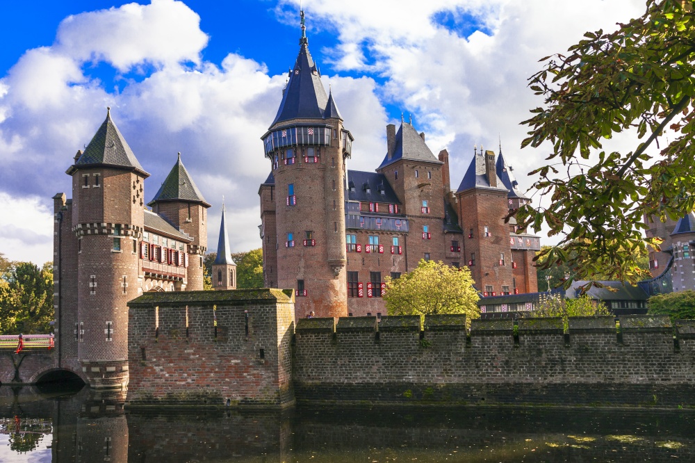 Beautiful De Haar medieval catsle, biggest in Holland. situated near Utrecht town. Landmarks of Holland. Castle de Haar