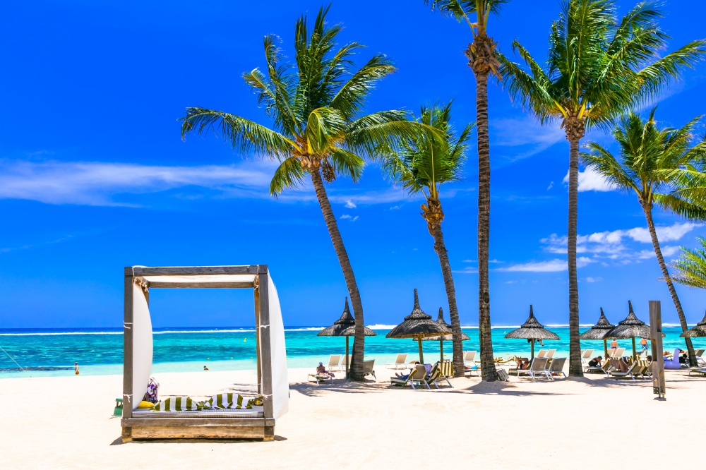 relaxing tropical holidays - perfect beaches of Mauritius island. belle Mare