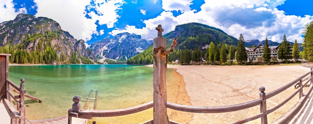 Lago di Braies turquoise water and Dolomites Alps panoramic view, South Tyrol region of northern Italy